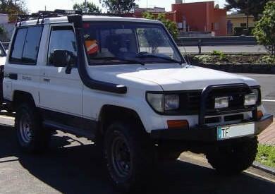 Toyota Land Cruiser con defensa AFN 4x4